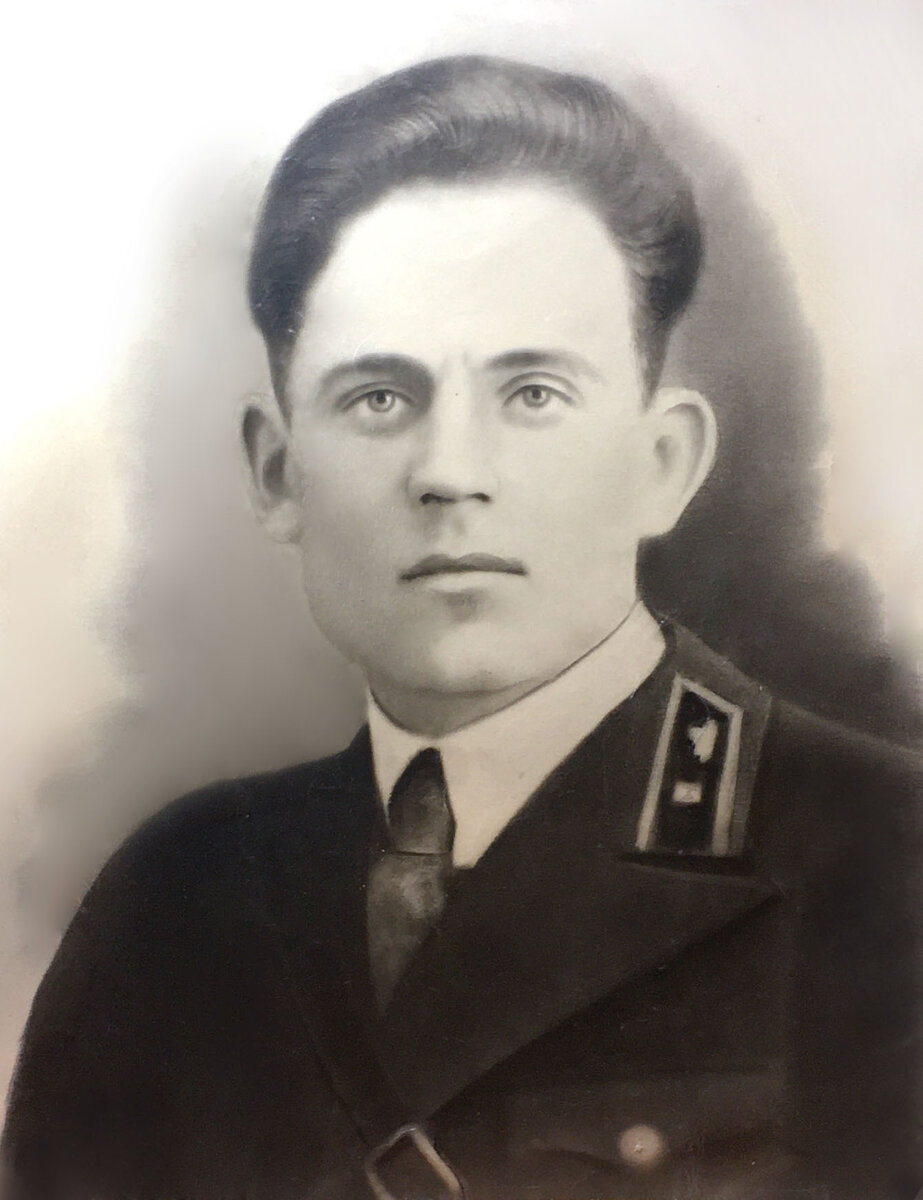 Мой дед - Куксов Иван Павлович. Родился  в с. Гладышево, Тамбовской обл., в 1915 г.