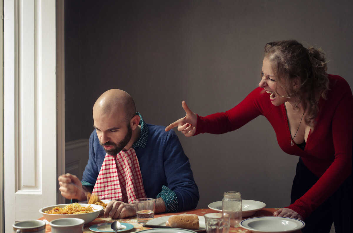 И что же она в нём нашла? Молодого раба?