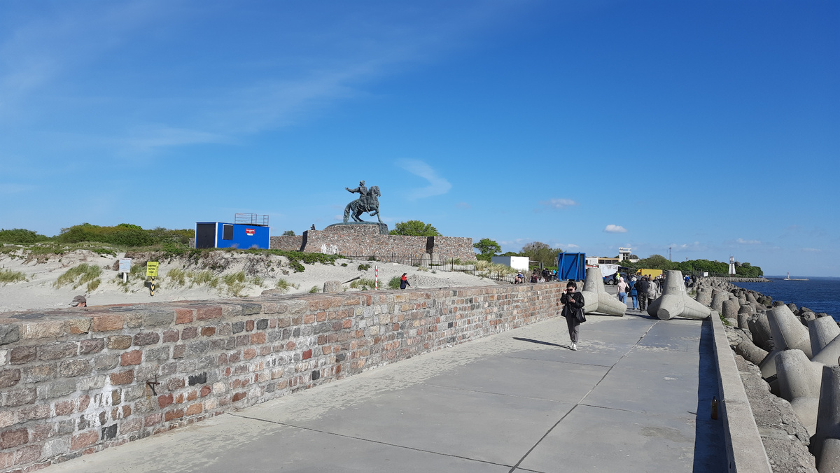 Вот этот пост - синяя будка.