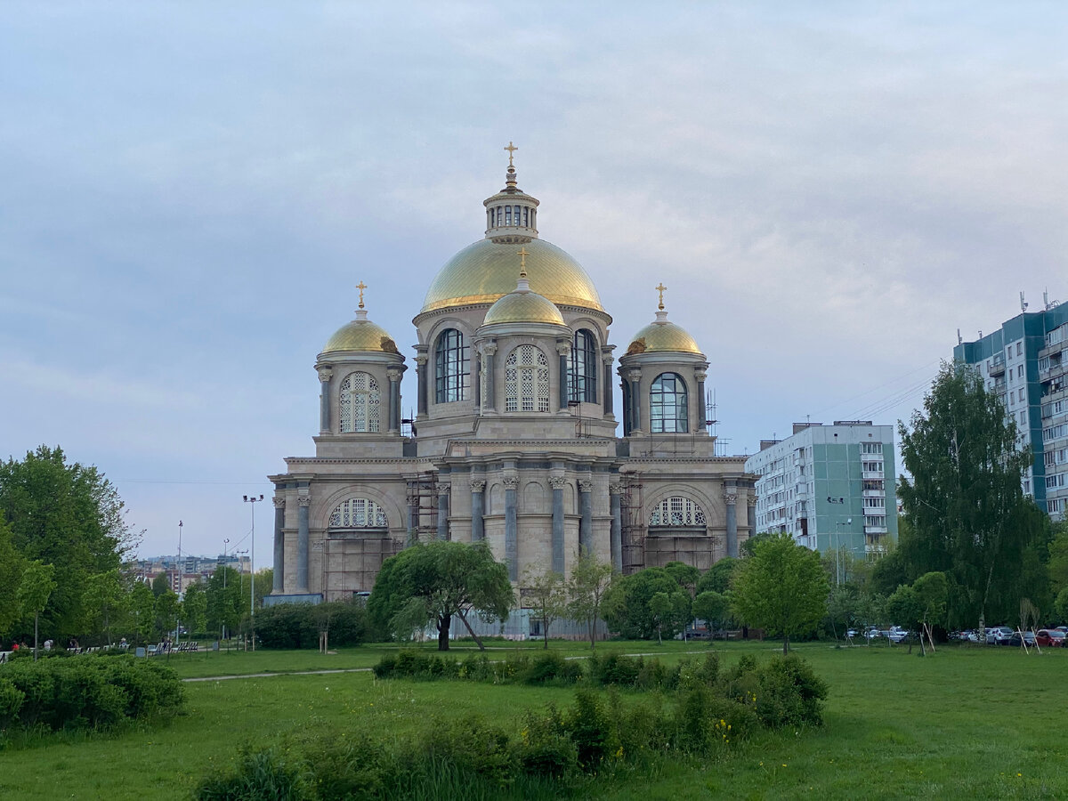 Пятикупольный храм в Петербурге