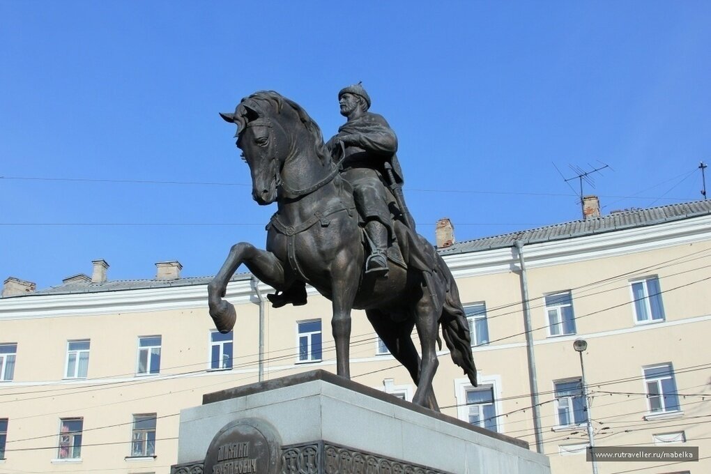 Памятник Михаилу Ярославичу в Твери