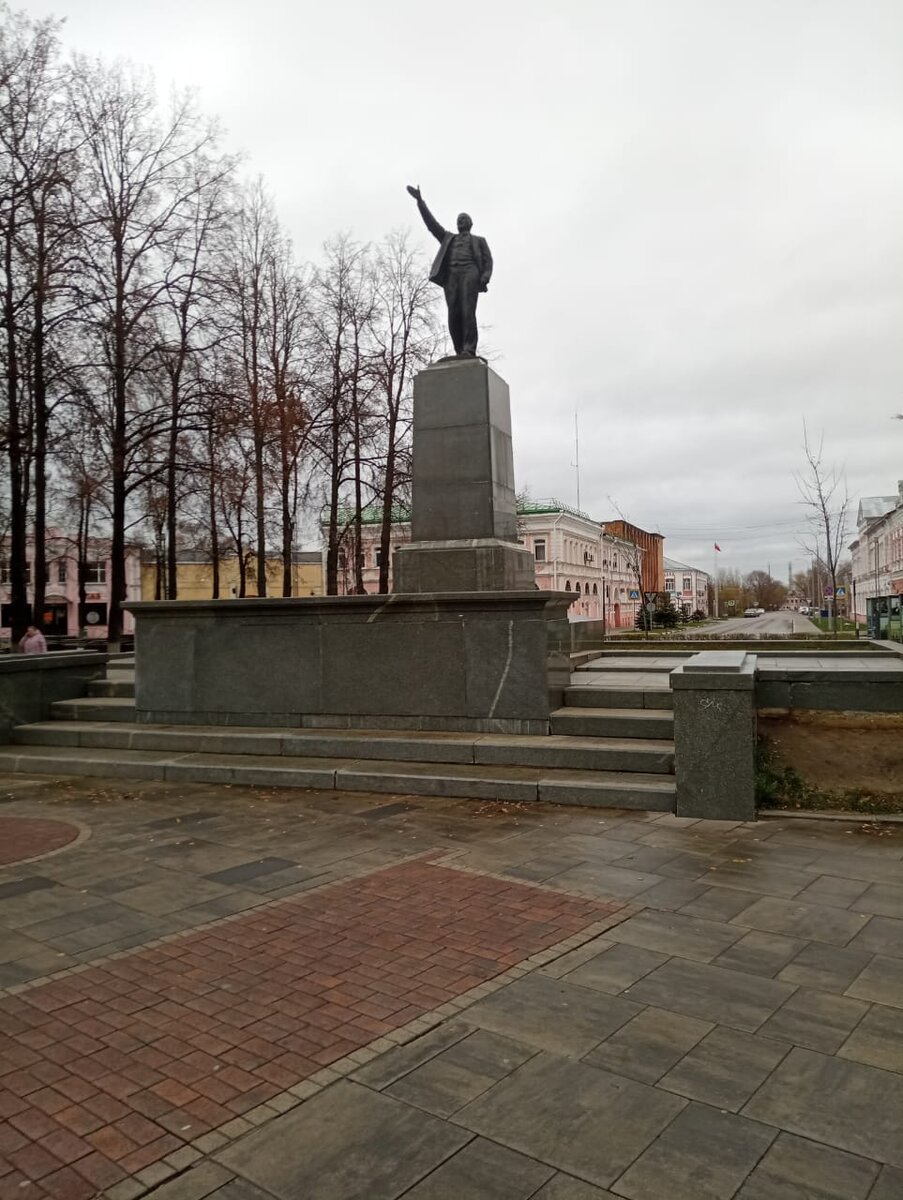 Памятники вождю. Фотоподборка памятников Ленину в городах России. Часть 9.