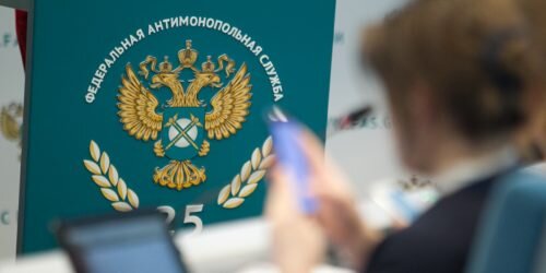 Фото: «Ведомости» (https://cdn5.vedomosti.ru/crop/image/2021/f/13379x/original-1enr.jpg?height=934&width=1660)