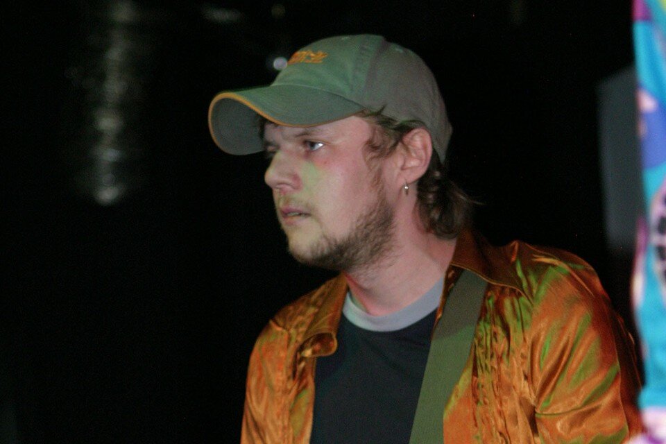     Причиной смерти гитариста группы "Танцы минус" Антона Хабибулина стало хроническое заболевание  GLOBAL LOOK PRESS