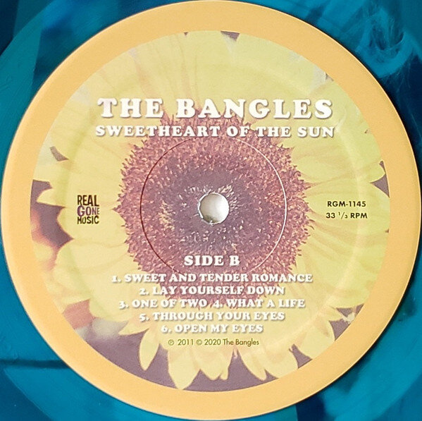 закат на море. музыка 5 солнца. солнце радость. миролюбивый фон. рука тянется к солнцу.