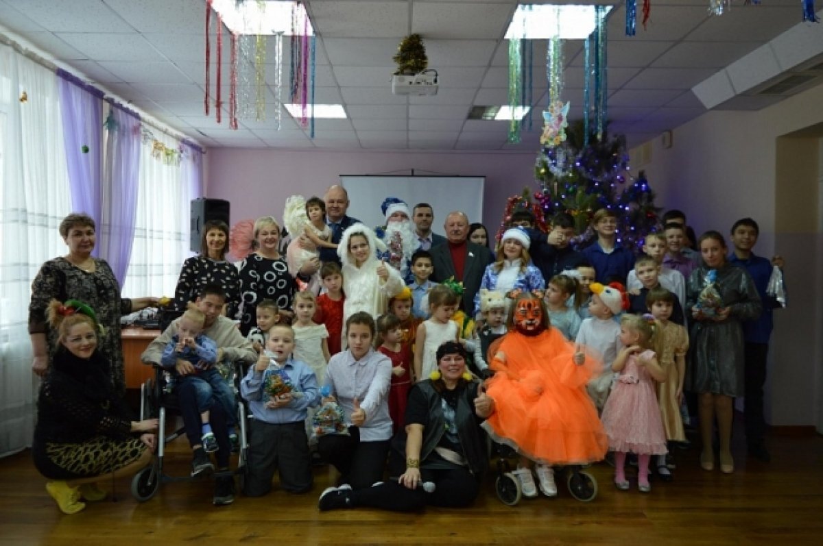    Супиков и Егоров поздравили воспитанников соццентра в Кичкилейке