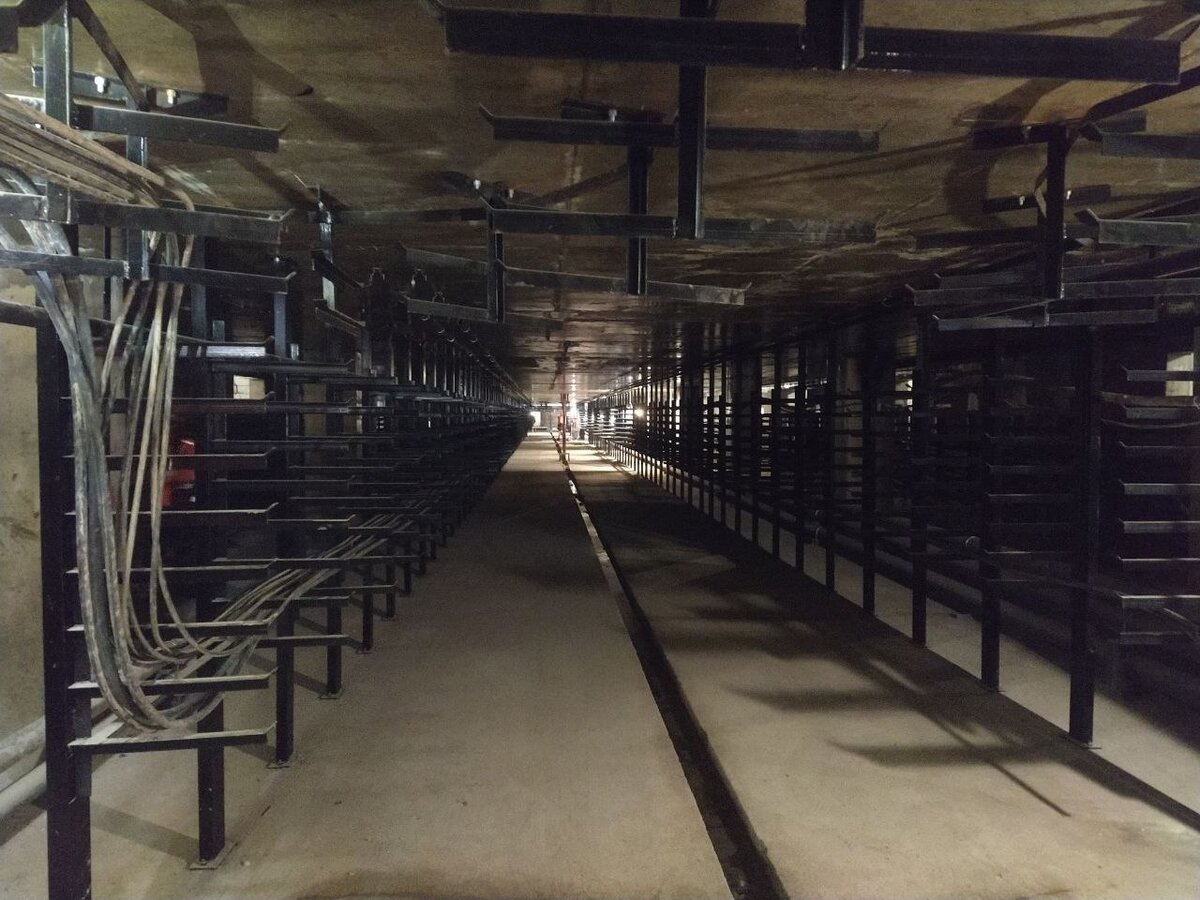 📷 2: Подплатформенный кабельный коллектор.  