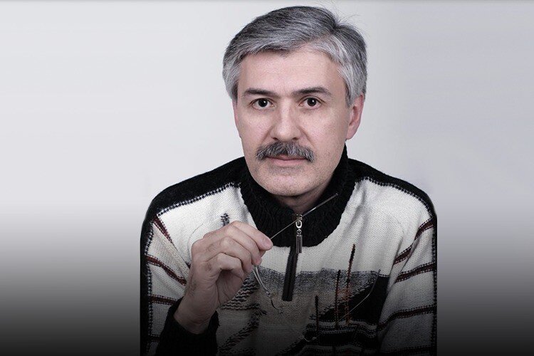  Федор Раззаков: «Надо сказать, что в XX веке мир еще не сталкивался с такими глобальными вызовами, как сейчас, когда мировая элита объединилась уже против всех без исключения «глубинных народов», а не только против российского» Фото: Наталья Тропинская, CC BY-SA 3.0, commons.wikimedia.org