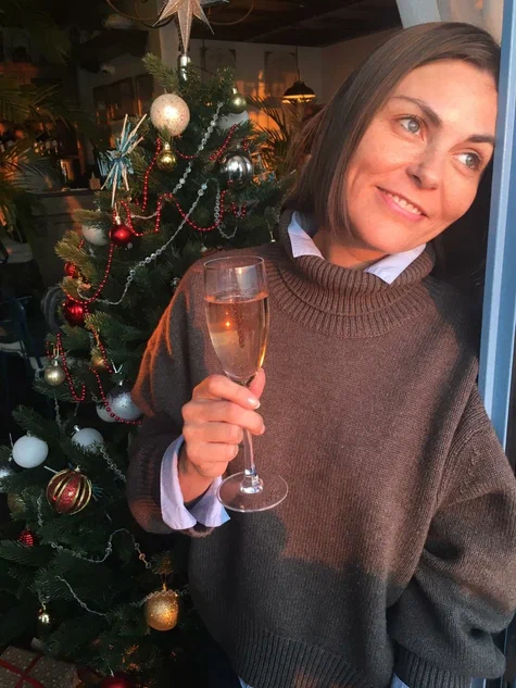 Happy New Year & cheers to all pretty smart sarcastic funny & unconventional people