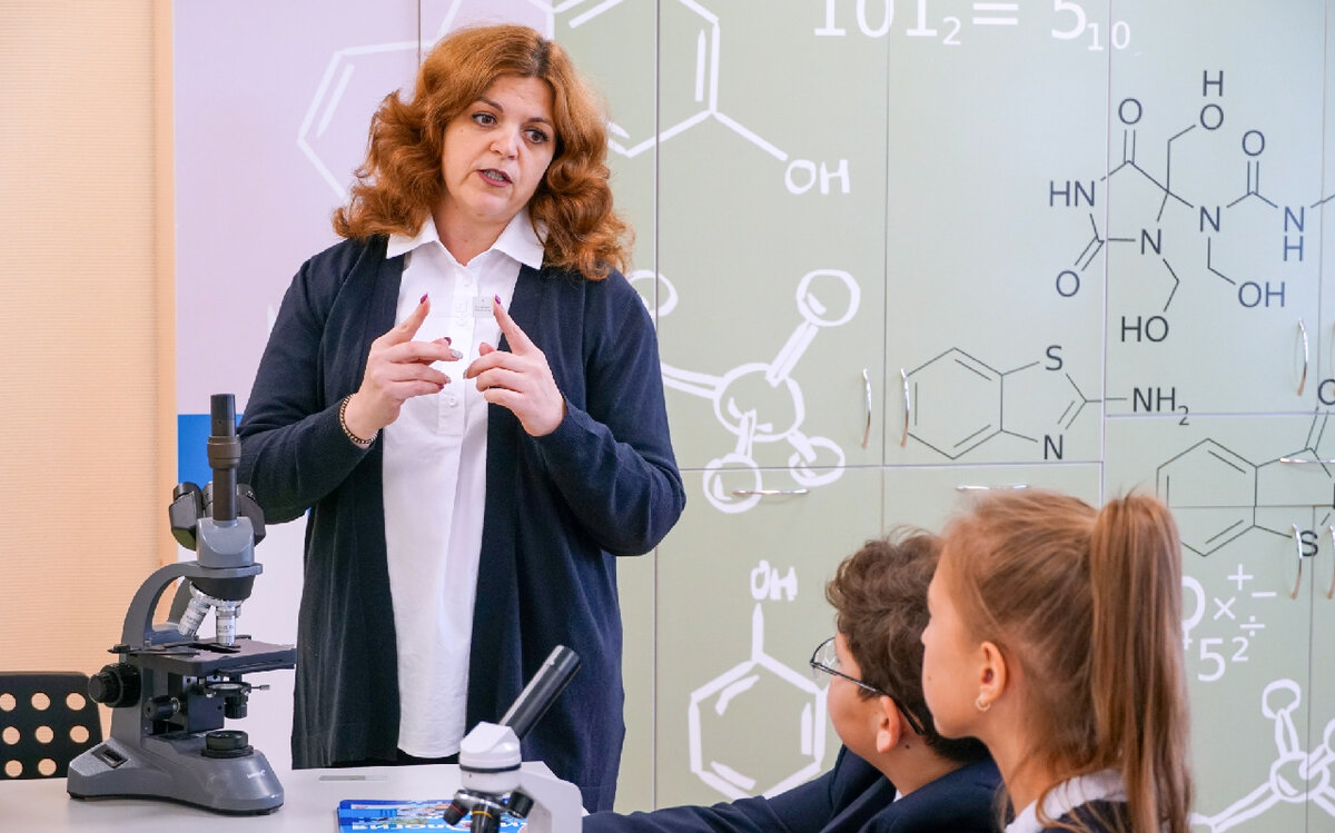 На уроке химии в школе. Источник: edu.gov.ru