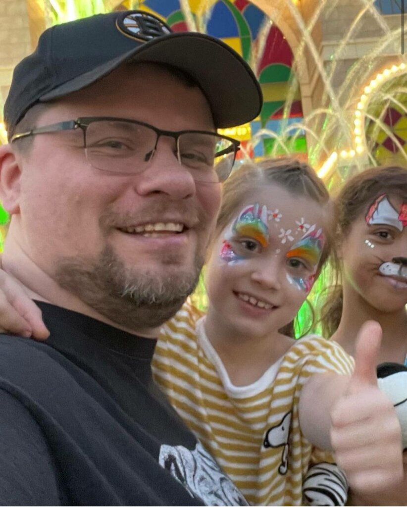    Гарик Харламов с дочкой Настей. Фото: соцсети шоумена