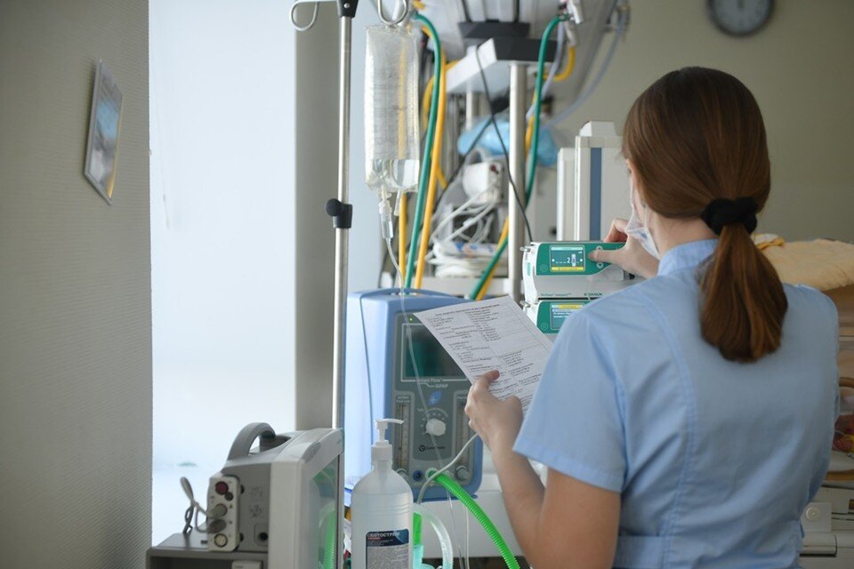     Ребенок находится под пристальным наблюдением врачей. Алексей БУЛАТОВ