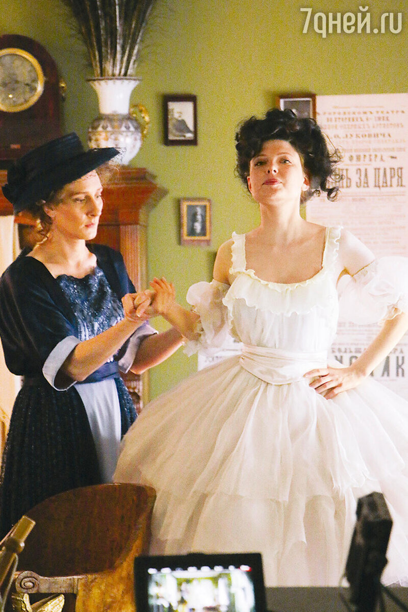    Эмилия Спивак сыграла балерину Екатерину Гельцер STAR MEDIA