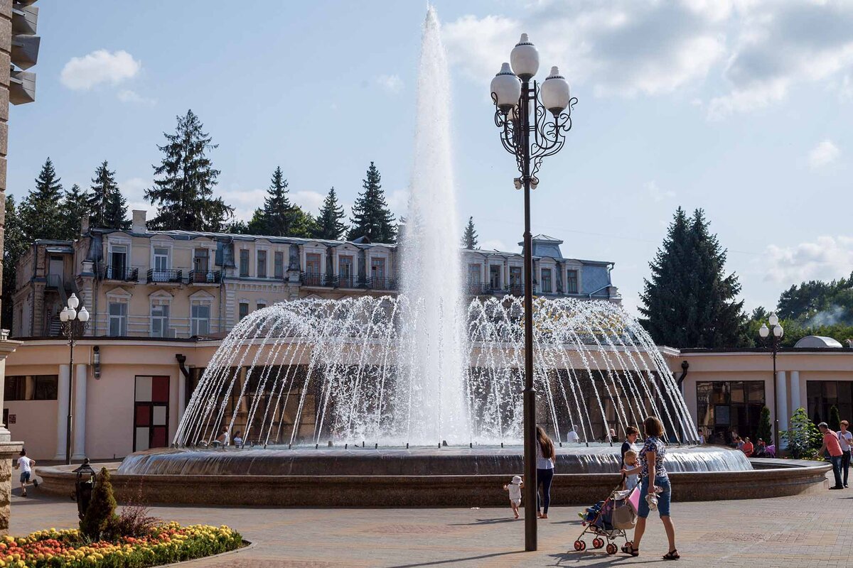    Июнь — отличное время для отдыха с детьми.Фото: Дмитрий АХМАДУЛЛИН