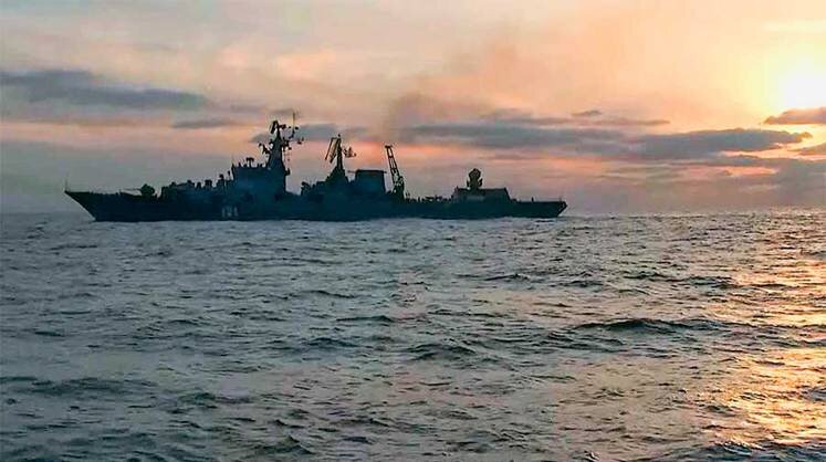    TASS Ракетный крейсер «Москва» Черноморского флота во время учений (14 февраля 2022 года)