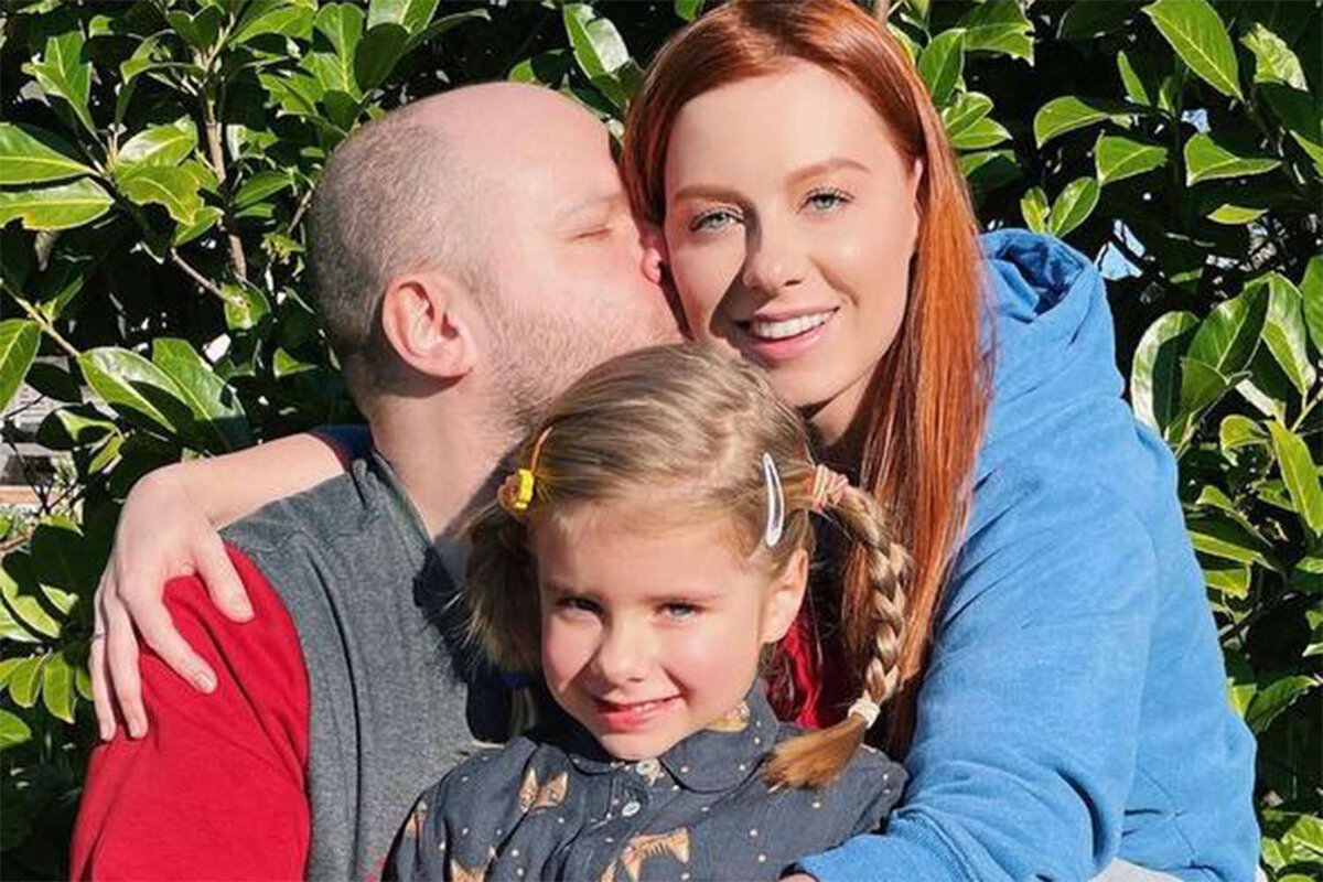 Юлия Савичева с семьей / Фото: yuliasavicheva/Instagram (компания-владелец Meta признана экстремистской организацией)