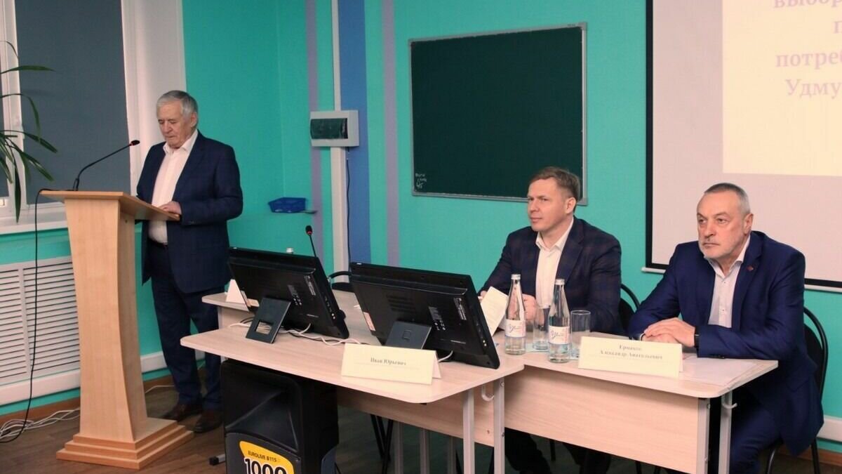     На очередной пятилетний срок на пост председателя совета Удмуртпотребсоюза переизбрали Рауфа Каримова.