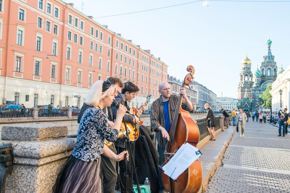 Получил разрешение — играй, не получил — не играй, все просто.