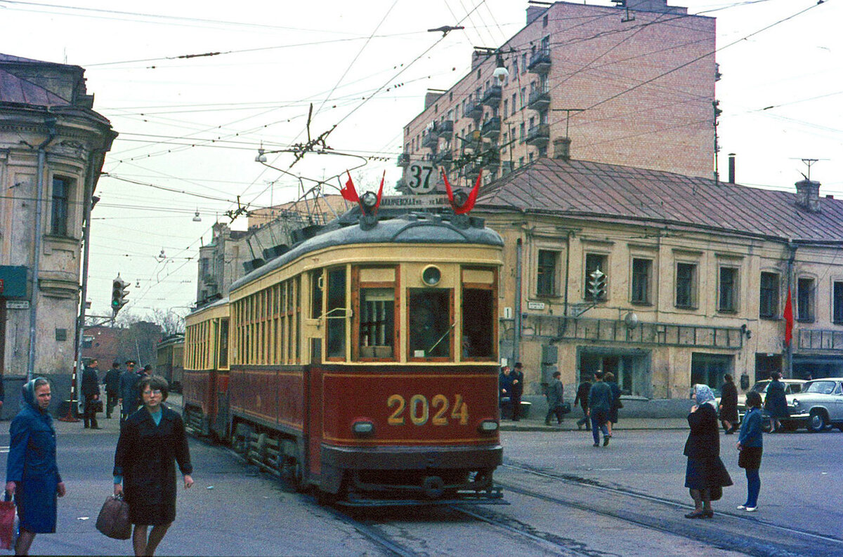 Трамвай 1970 года фото