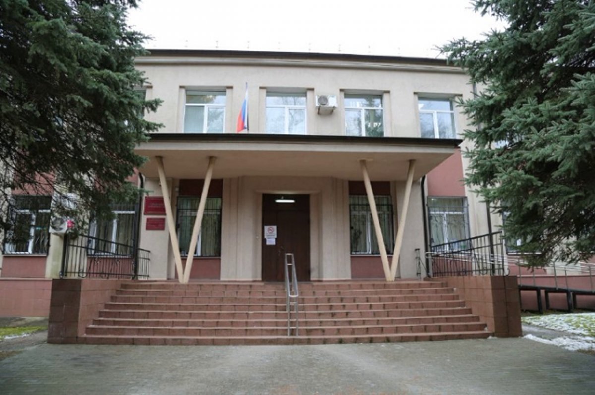    Директор гурьевской гимназии будет судиться с учителем своего учреждения