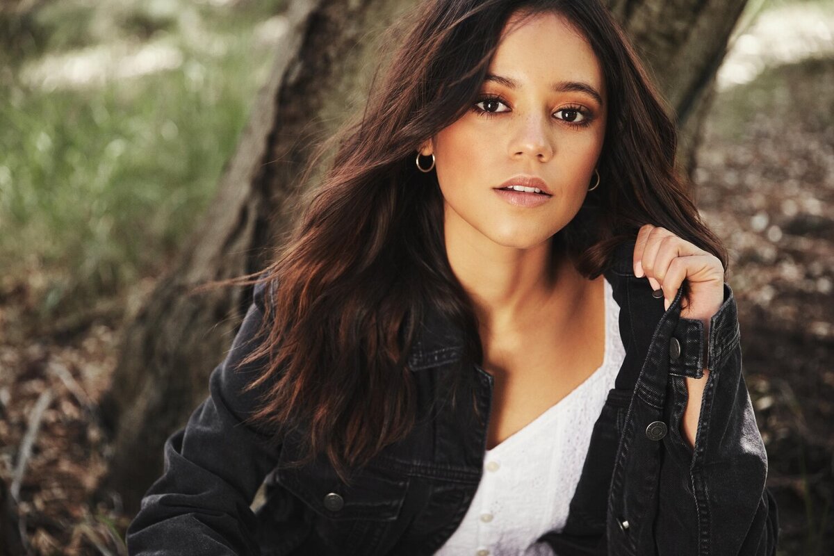 Дженна Ортега, кстати, это самая обсуждаемая актриса 2022 года