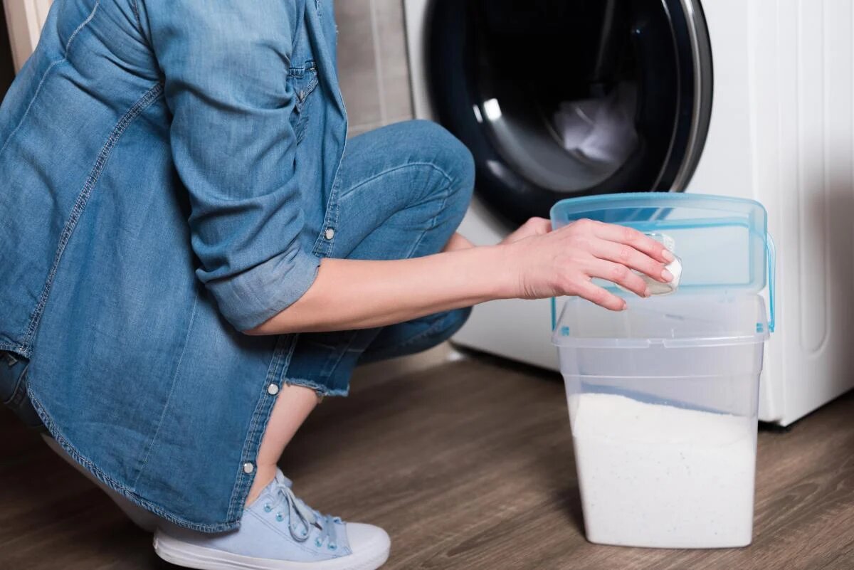  Соблюдать чистоту стиральной машинки очень важно: грязь и накипь вредят не только самой технике, но и могут навсегда угробить ваши вещи.
