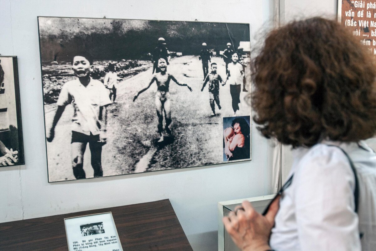    Фотография Ким и других детей, пострадавших от взрыва напалма 8 июня 1972 годаФото: Legion-Media