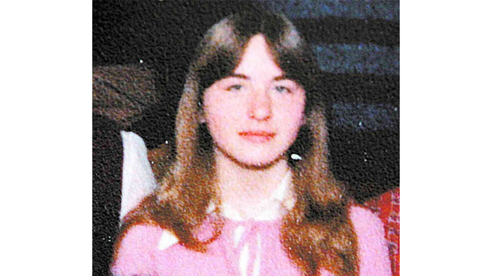 Меняют пол мальчику. Фильм в котором отец делает из насильника дочери девушку. Насильники над женщинами. Поменял пол насильнику дочери как называется. Антонио бандерас кожа в которой я живу.