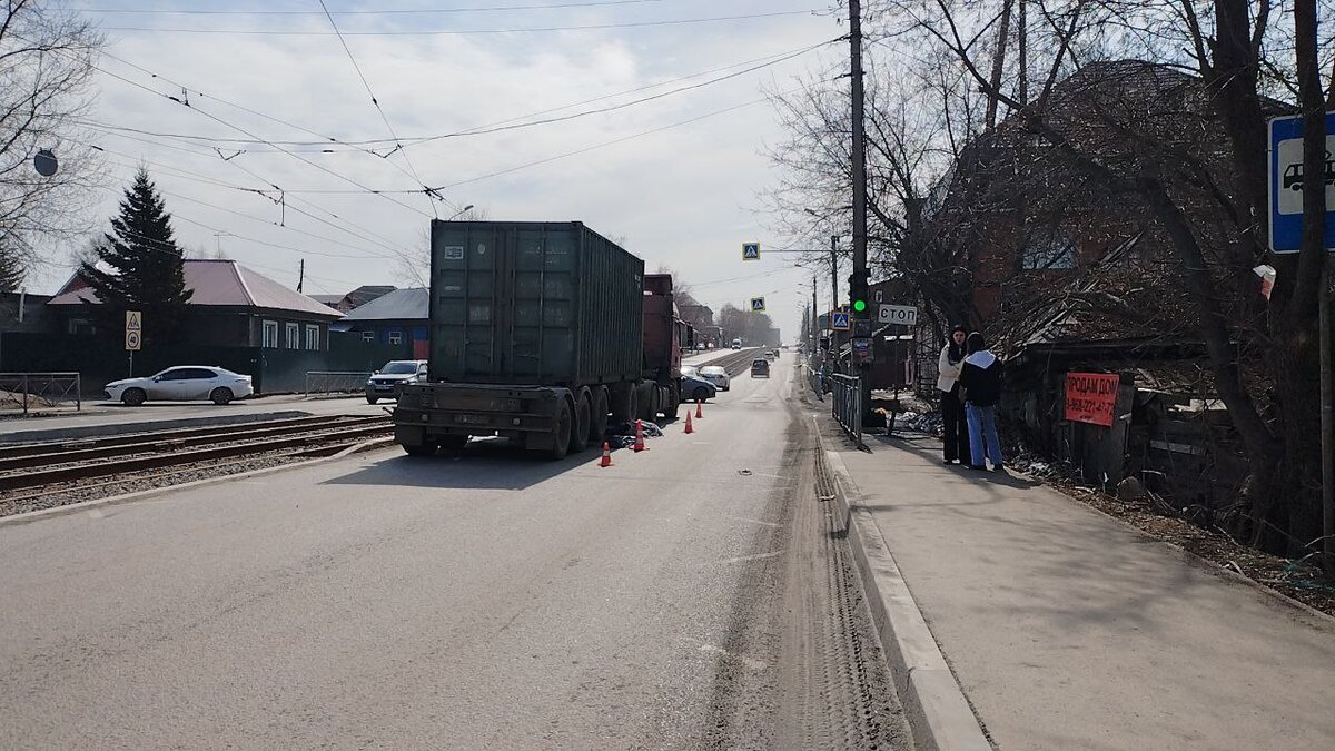 В Новосибирске фура насмерть задавила бабушку на улице Волочаевской |  НДН.ИНФО | Дзен