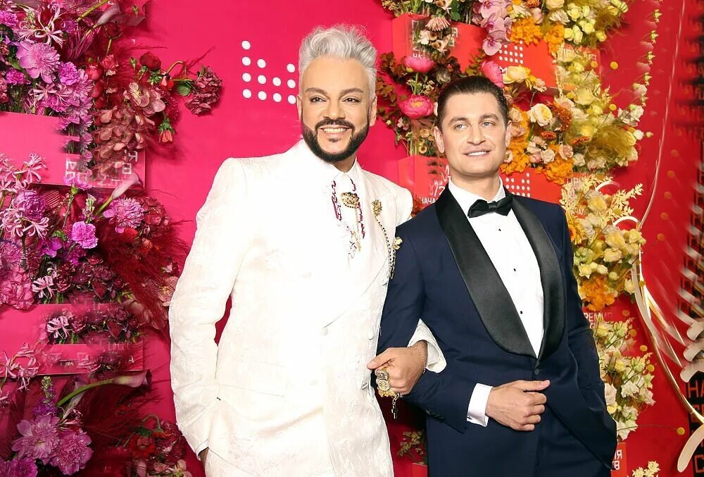 Это что такое было? Как это понимать? Или некоторым дяденькам у нас можно все? Фото Яндекс.Картинки. 