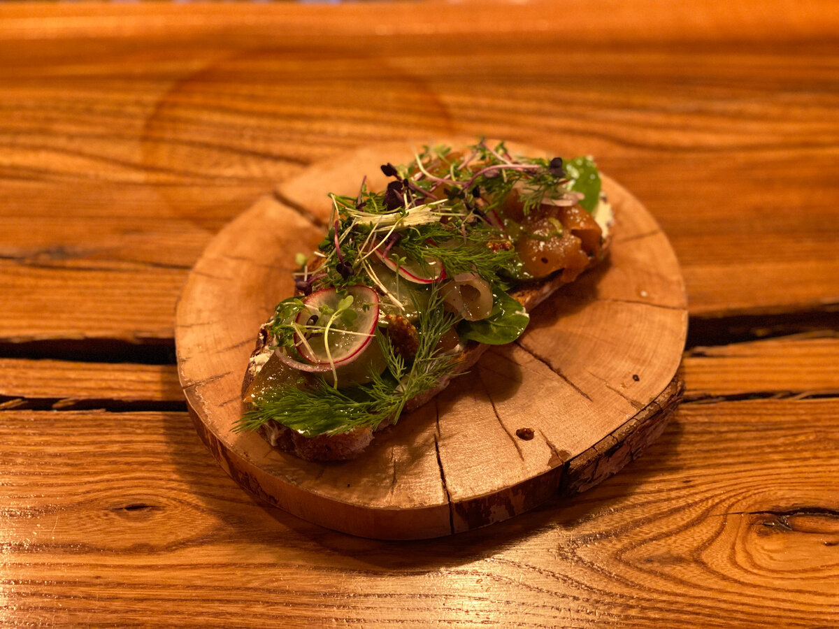 Смёрребрёд с салом нерпы двойного копчения, 730 р.