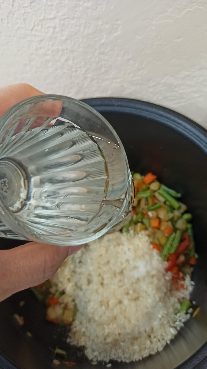 Рис с горошком и кукурузой в мультиварке