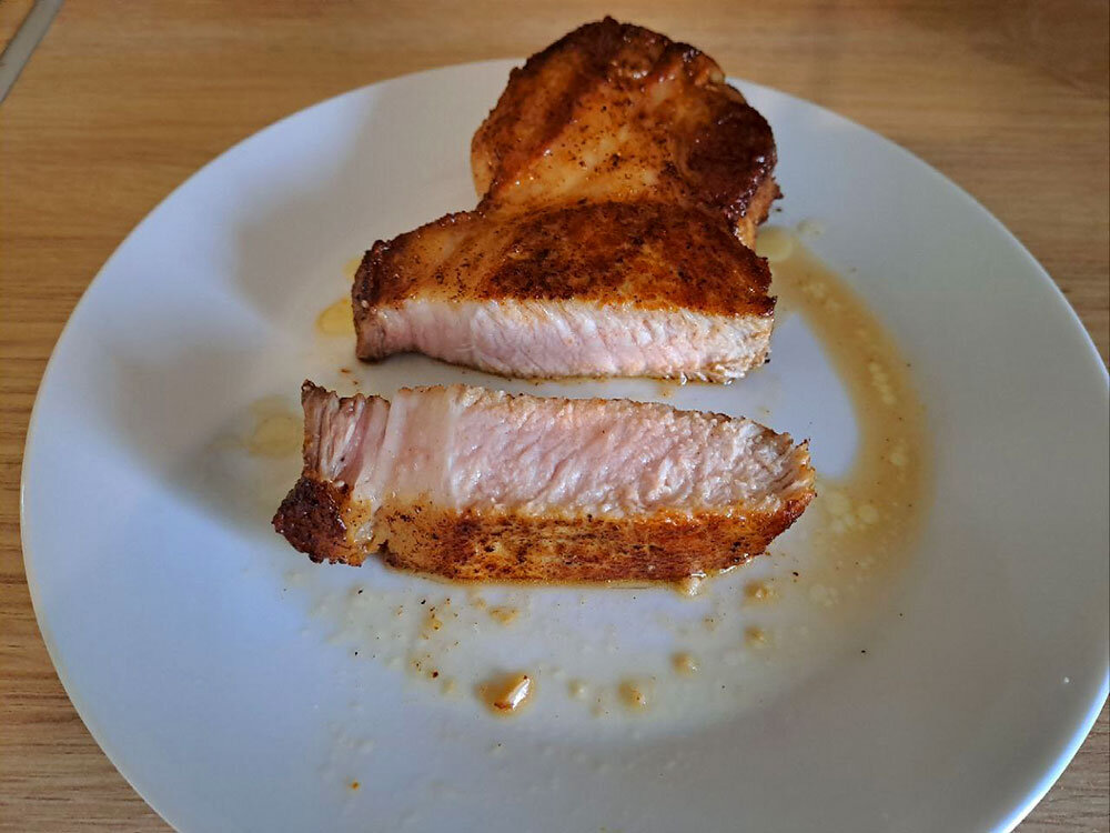 Идеально приготовленное сочное мясо, с прозрачным соком. Фото автора