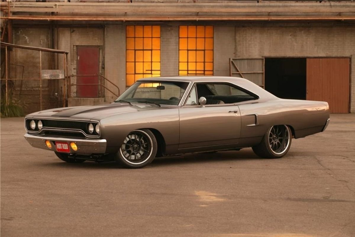 Plymouth road. Plymouth Roadrunner 1970. Плимут роад раннер 1970. Машина Plymouth Roadrunner. Plymouth Roadrunner 1969.