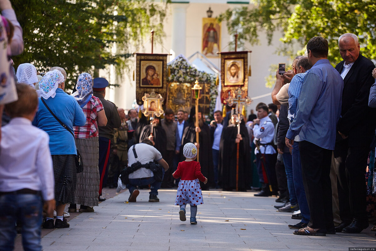 О 550-летии Печерской обители, мирских делах и духовном преображении – в  интервью с митрополитом Тихоном | Псковское агентство информации | Дзен