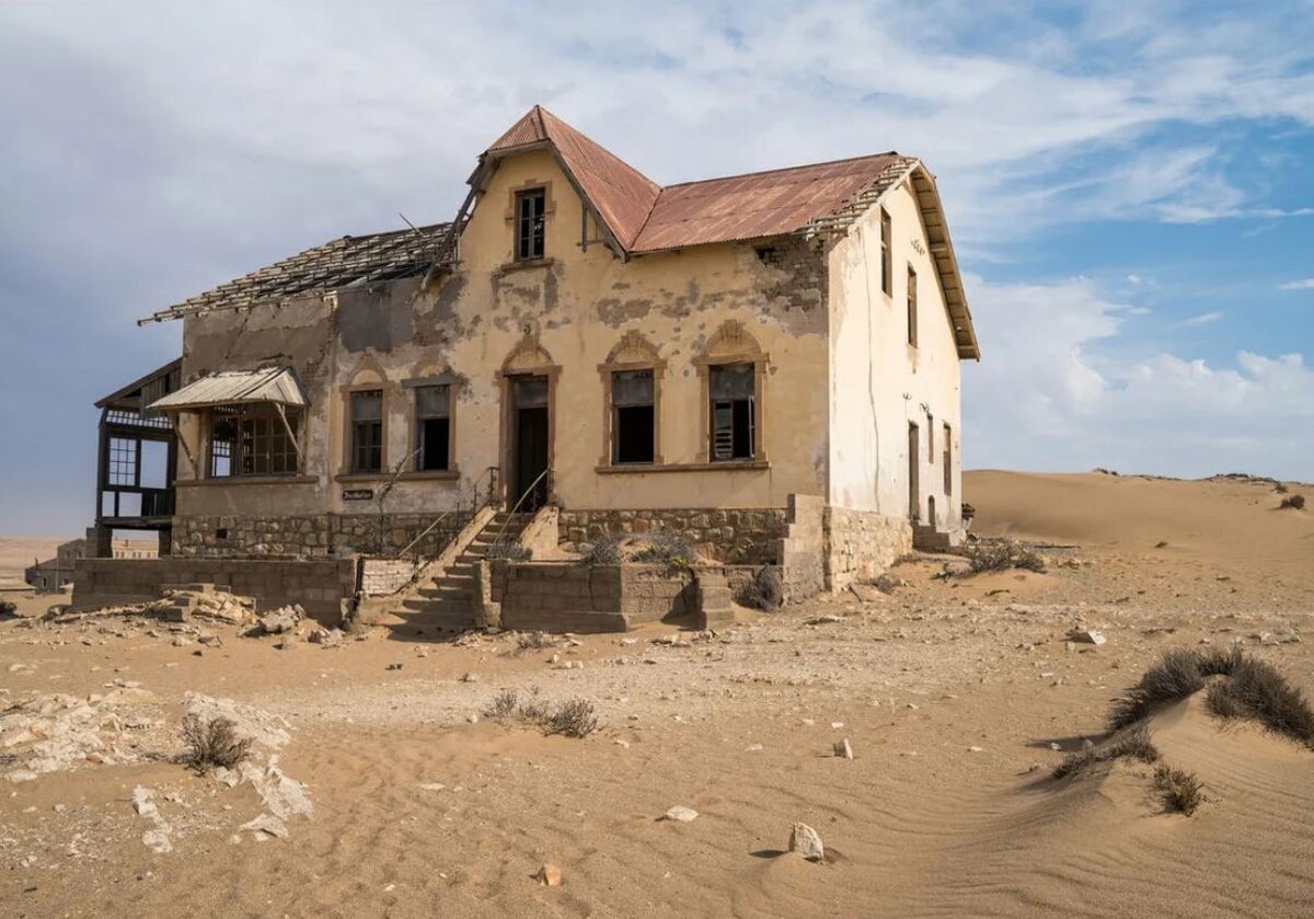колманскоп намибия. город из песка. песчаный замок. замок из песка. песчаный дворец.