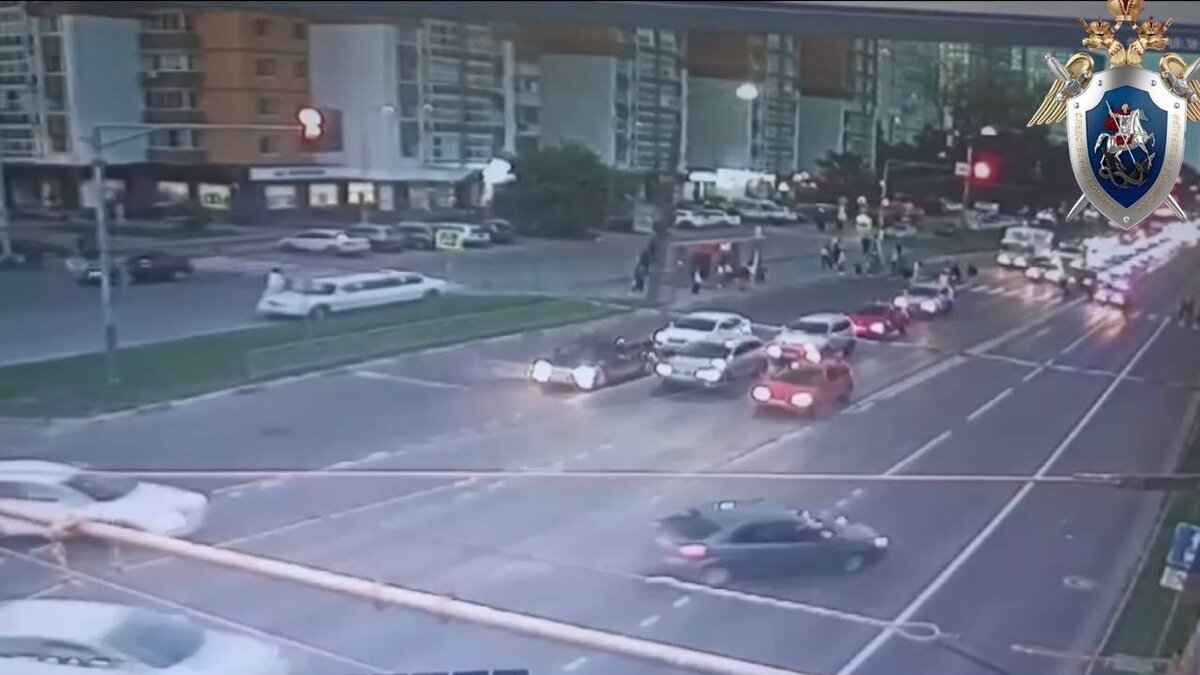     Следователи организовали проверку после того, как сотрудник ДПС сбил 14-летнего ребенка на пешеходном переходе в Нижнем Новгороде. Об этом сообщает региональное СУ СКР.