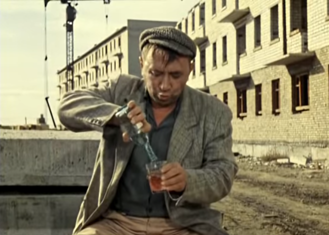 кадр из кинофильма - Операция "Ы" и другие приключения Шурика.