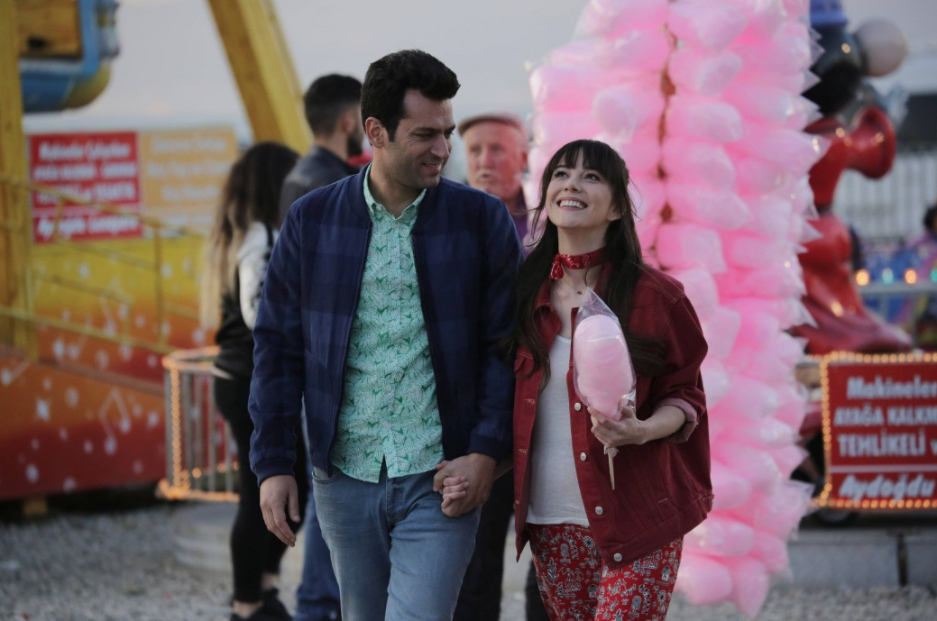 Турецкий фильм комедия "Первый поцелуй" 2017