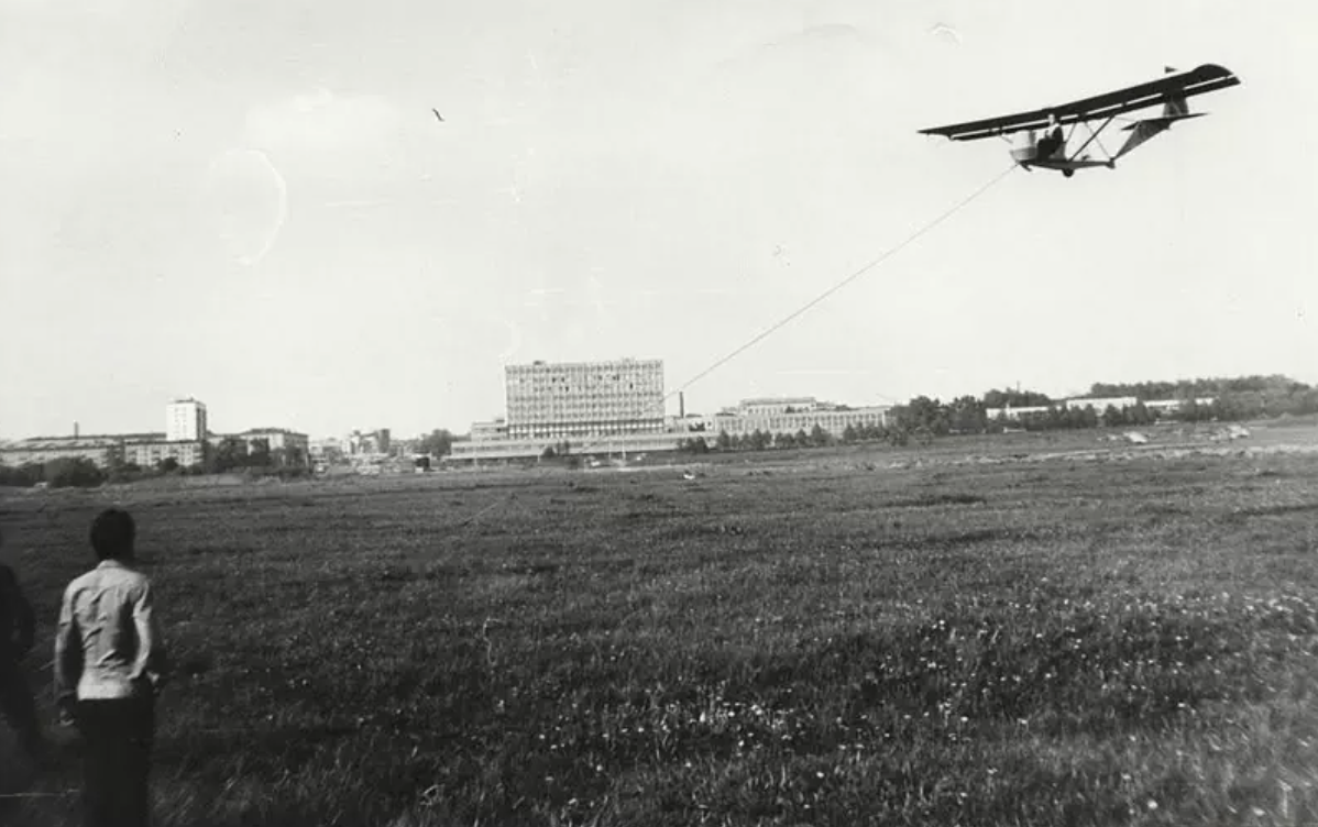 Поле аэродрома тушино. Аэропорт тушино москва. Тушино поле. Тушино поле. Рекорд субару тушино.