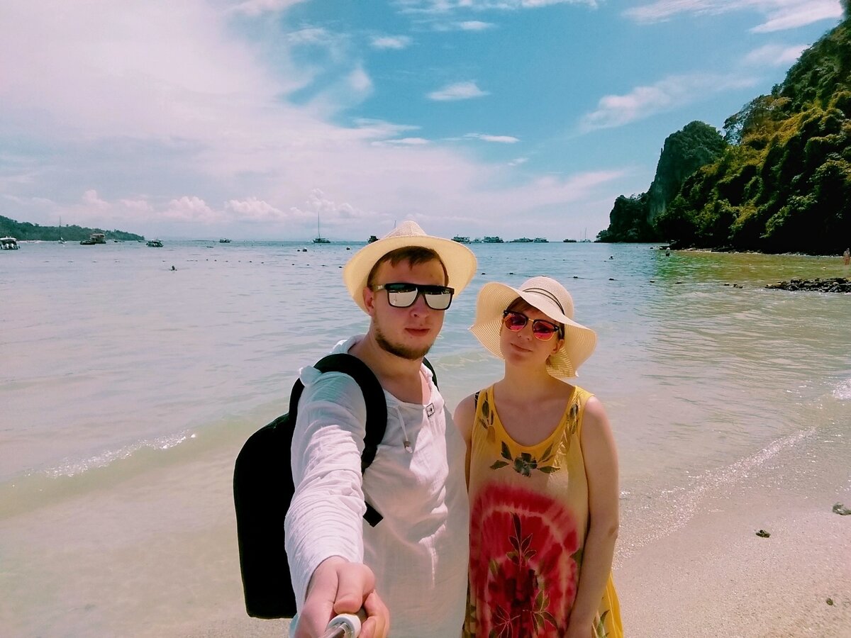 Вот такой солнечный привет мы передавали родственникам и друзьям в Россию