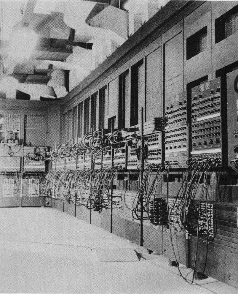 
Первая в мире ЭВМ "ENIAC"


(1946)
