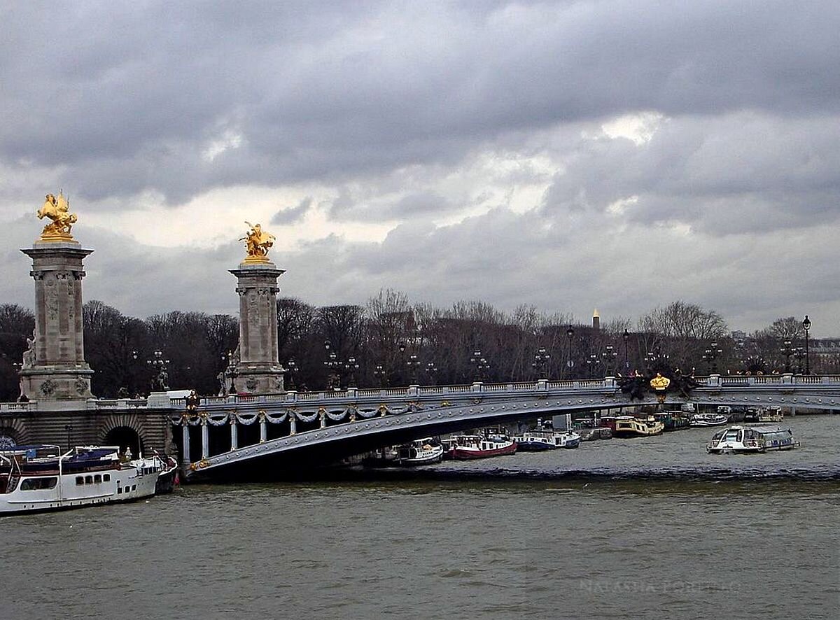 Александровский мост, построен в канун визита русского царя в Париж.