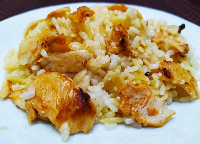 Рисинка к рисинке), именно на сковородке так получается.