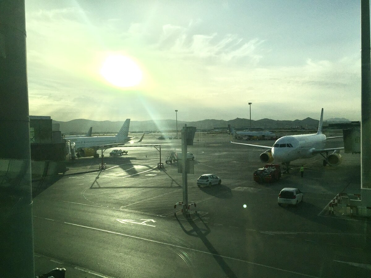 Вид из аэропорта Эль-Прат