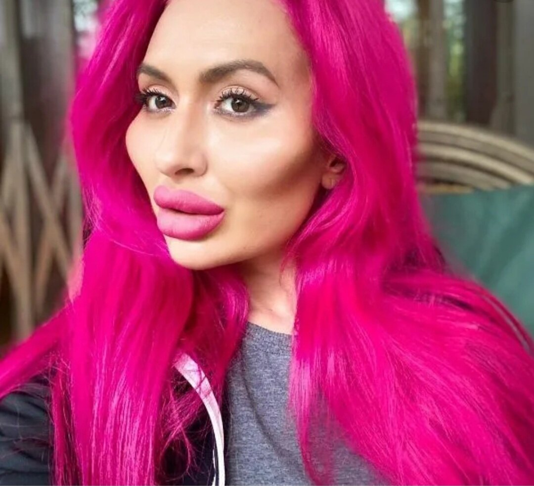 Эпатировала, эпатировала, да так и не выэпатировала.