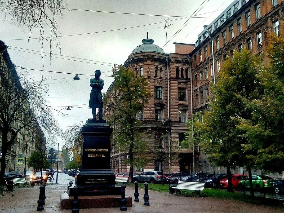 Исторический центр прекрасен! Главное, любоваться им нужно снаружи. А не изнутри. Все фото в галерее - автора статьи.