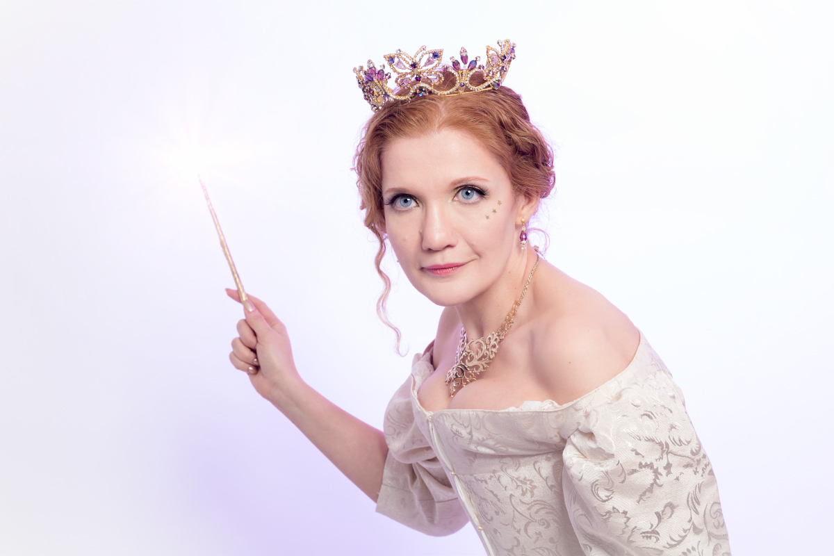 Фото - Иван Мельников. Тиара от Светланы Корбан