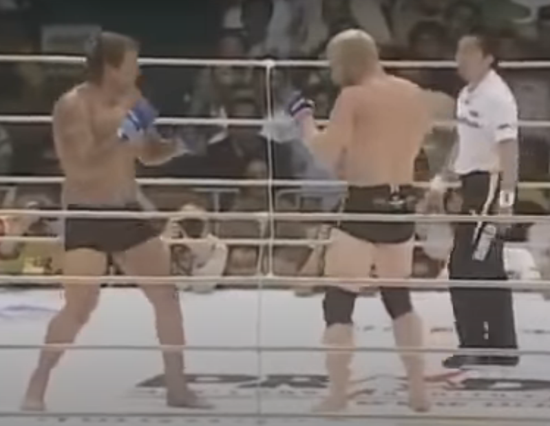 Бой А. Емельяненко vs Сергей Харитонов в 2006 году (источник ютуб-канал  FIGHT MMA)