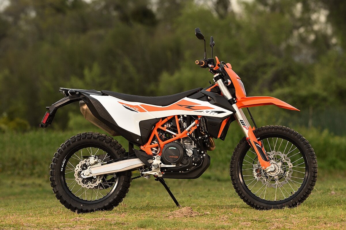 Эндуро мотоциклы. KTM 690 Enduro. КТМ мотоцикл эндуро. KTM 690 Enduro r. Кроссовый мотоцикл КТМ 690.